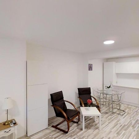 Sun Villa Residence Bukares Bagian luar foto
