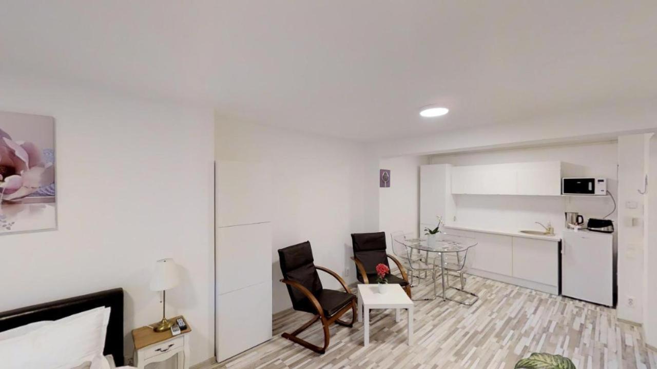 Sun Villa Residence Bukares Bagian luar foto