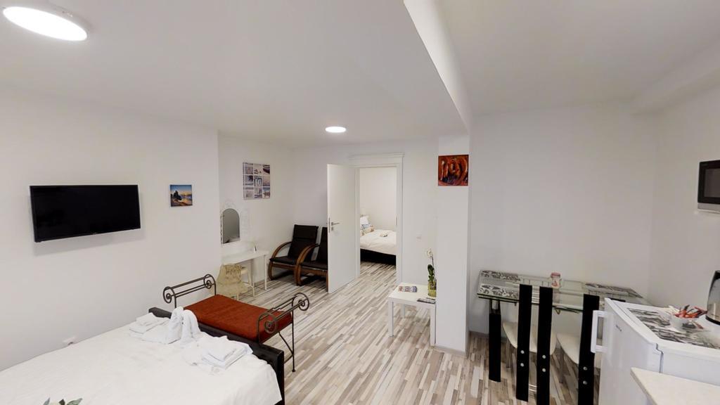 Sun Villa Residence Bukares Bagian luar foto