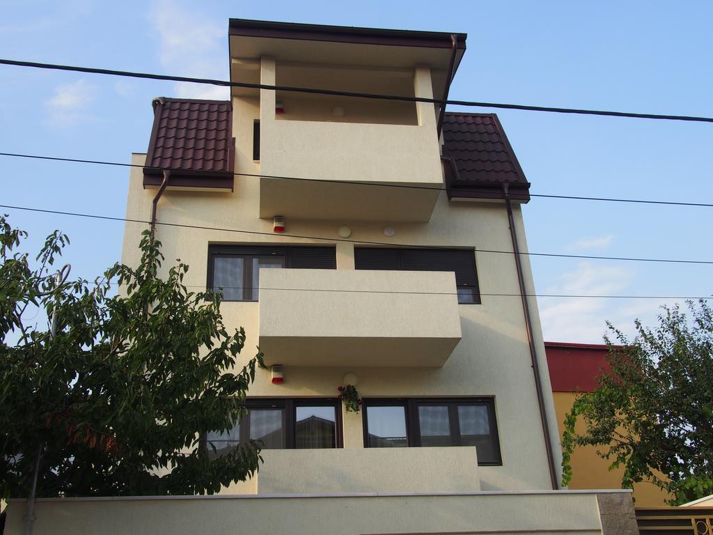 Sun Villa Residence Bukares Bagian luar foto